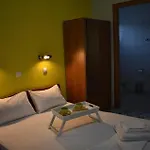 Chrissi-renovated 2026, Just 20m From The