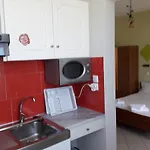 Chrissi-renovated 2026, Just 20m From The