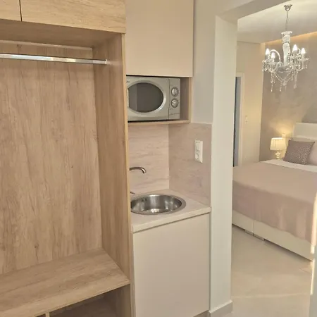 Chrissi-renovated 2026, Just 20m From The شقة سكالا سوتيروس