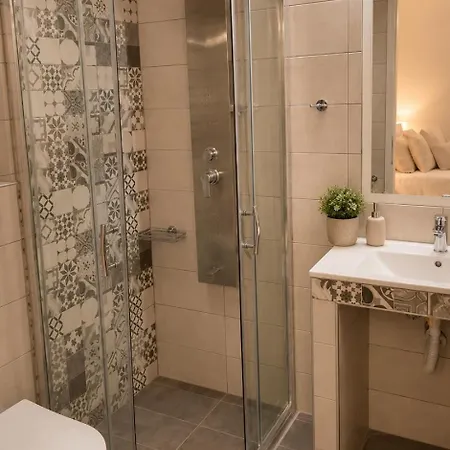 شقة Chrissi-renovated 2026, Just 20m From The
